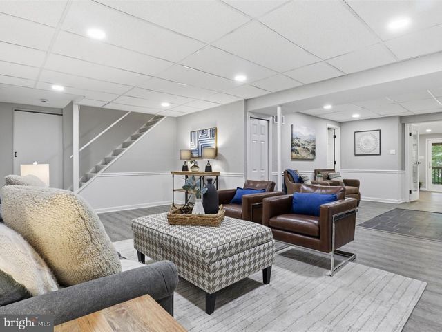 8061 ATHENA ST, Springfield, VA 22153