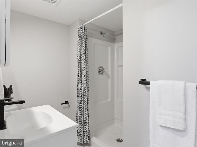 8061 ATHENA ST, Springfield, VA 22153