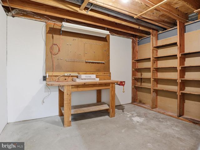 8061 ATHENA ST, Springfield, VA 22153