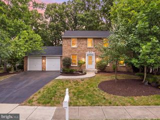 8061 ATHENA ST, Springfield, VA 22153