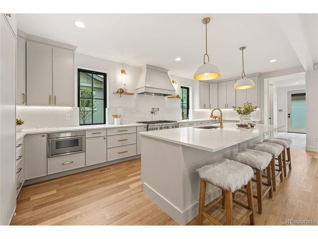 678 S Vine St, Denver, CO 80209