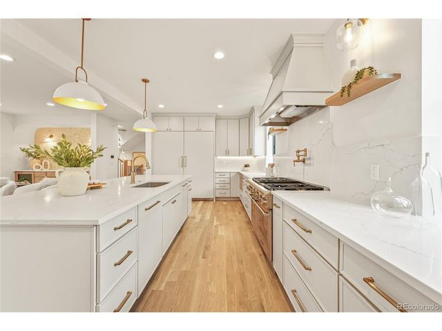 678 S Vine St, Denver, CO 80209