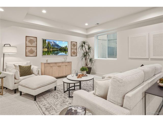 678 S Vine St, Denver, CO 80209