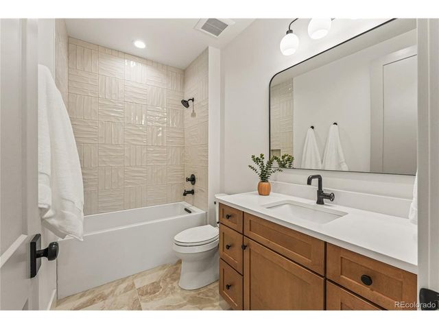 678 S Vine St, Denver, CO 80209