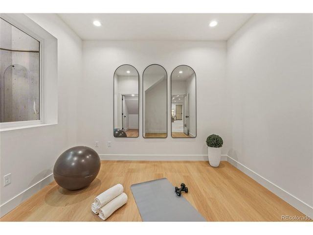 678 S Vine St, Denver, CO 80209