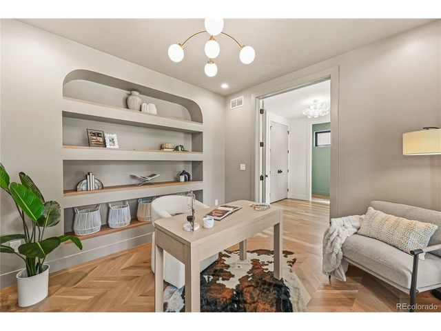 678 S Vine St, Denver, CO 80209