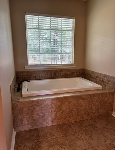 3709 Navajo Trace, Dothan, AL 36305