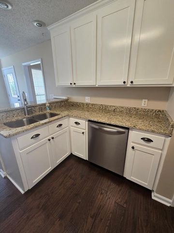 3709 Navajo Trace, Dothan, AL 36305