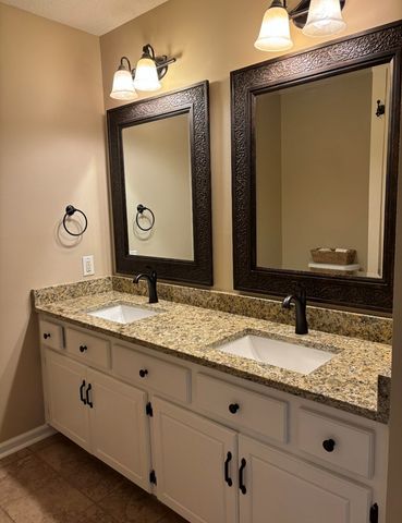 3709 Navajo Trace, Dothan, AL 36305