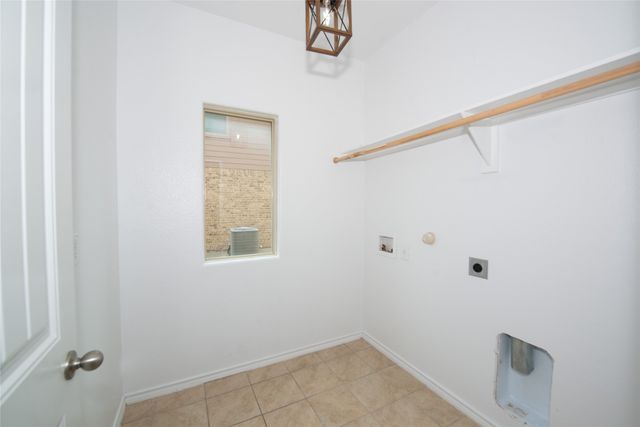 324 Fairgrounds Lane, Ponder, TX 76259