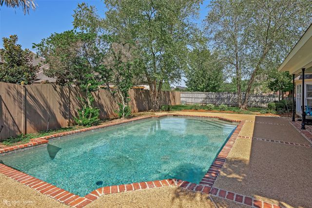 22 Provident Oaks, Bossier City, LA 71111