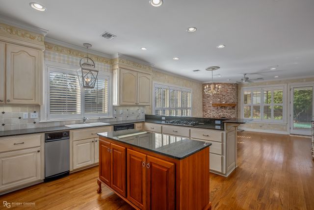 22 Provident Oaks, Bossier City, LA 71111