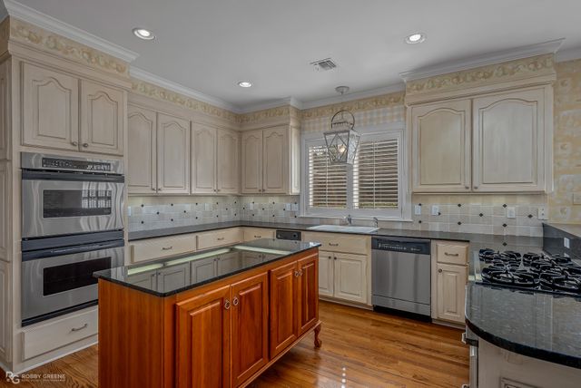 22 Provident Oaks, Bossier City, LA 71111