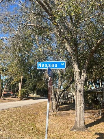 13901 NASSAU DR, Fort Myers, FL 33905