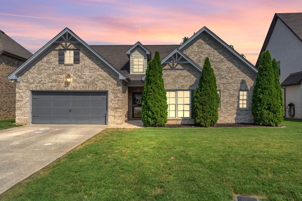 1240 Hensfield Dr, Murfreesboro, TN 37128
