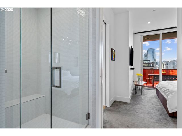 937 Nw GLISAN St 1533, Portland, OR 97209