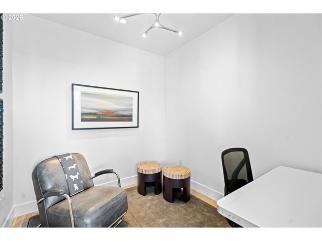 937 Nw GLISAN St 1533, Portland, OR 97209