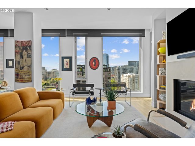 937 Nw GLISAN St 1533, Portland, OR 97209