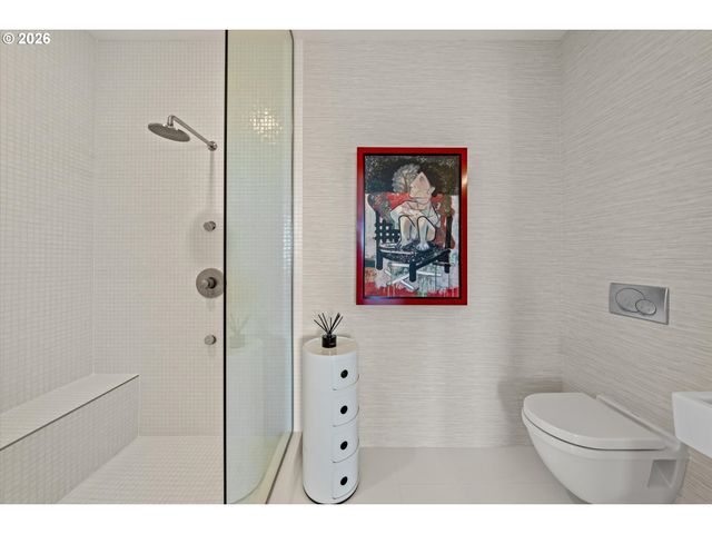 937 Nw GLISAN St 1533, Portland, OR 97209