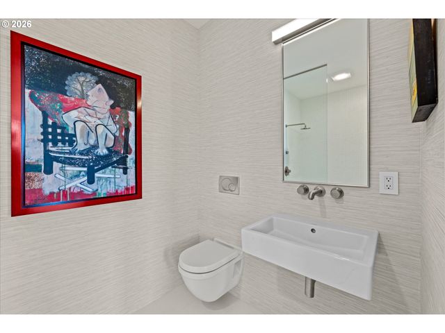 937 Nw GLISAN St 1533, Portland, OR 97209