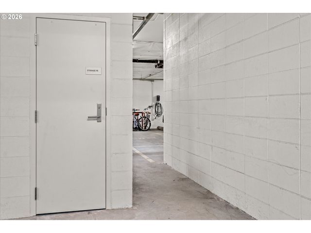 937 Nw GLISAN St 1533, Portland, OR 97209