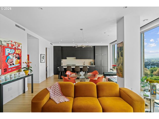 937 Nw GLISAN St 1533, Portland, OR 97209