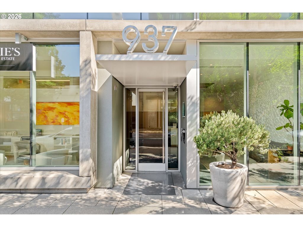 937 Nw GLISAN St 1533, Portland, OR 97209