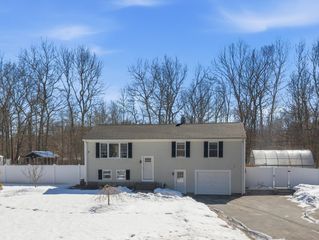 2944 Anderson Dr., Dighton, MA 02715