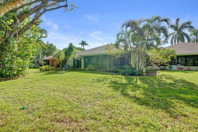 9 S Lakeshore Drive, Hypoluxo, FL 33462