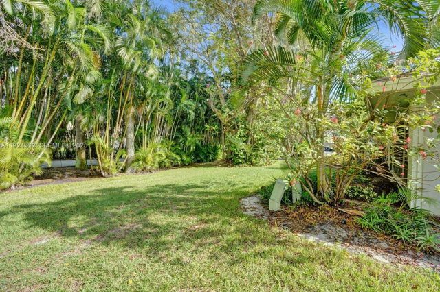 9 S Lakeshore Drive, Hypoluxo, FL 33462
