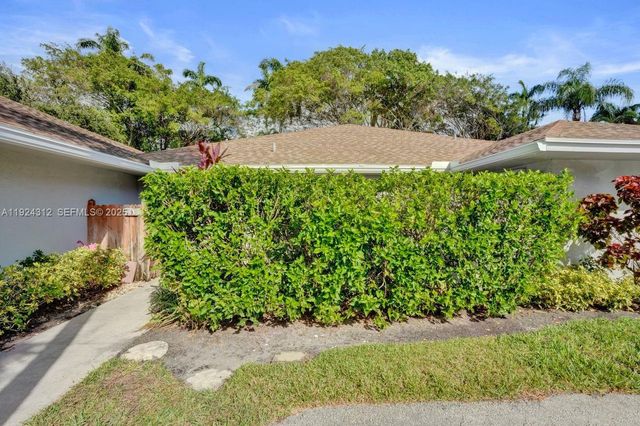 9 S Lakeshore Drive, Hypoluxo, FL 33462