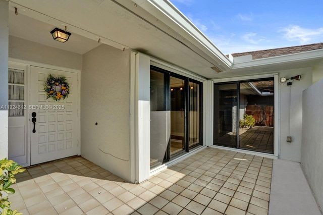 9 S Lakeshore Drive, Hypoluxo, FL 33462