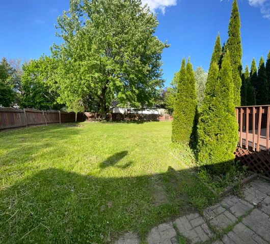 1401 Knoll Drive, Naperville, IL 60565