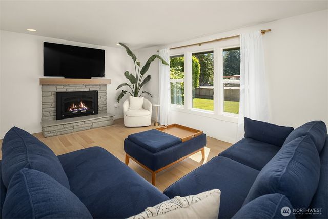 20323 81st Avenue W, Edmonds, WA 98026