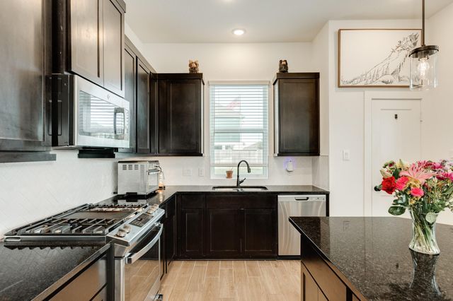 10002 Nectar Path, Rosharon, TX 77583