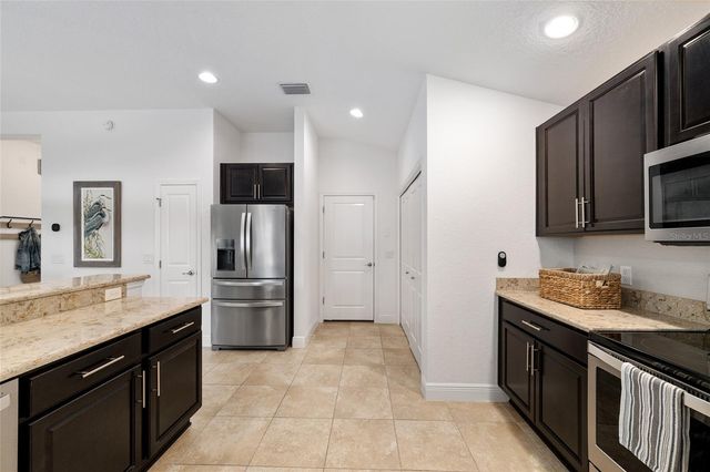 10396 SILVER MAPLE AVENUE, Oxford, FL 34484