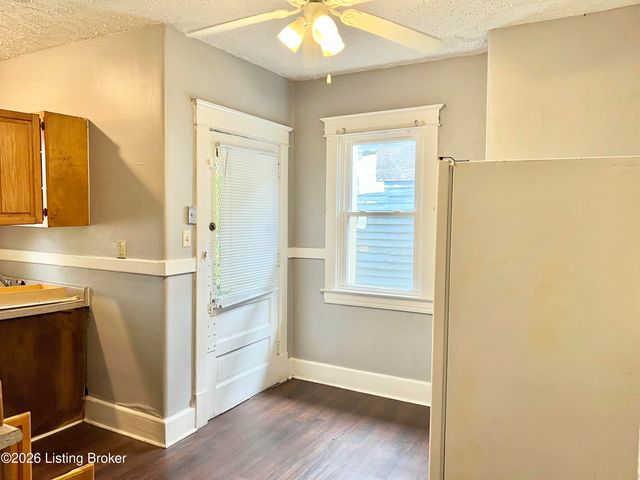 2327 W Oak St, Louisville, KY 40210