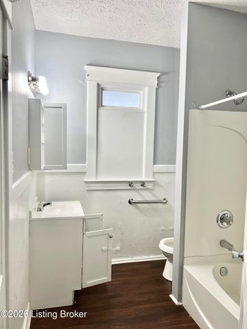2327 W Oak St, Louisville, KY 40210