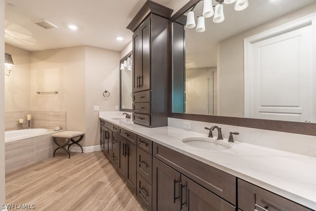 16375 Viansa WAY 102, Naples, FL 34110