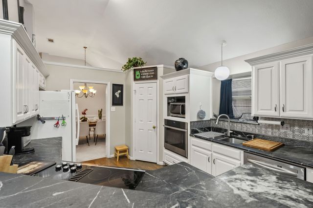 3118 Watercress Circle, Arlington, TX 76012