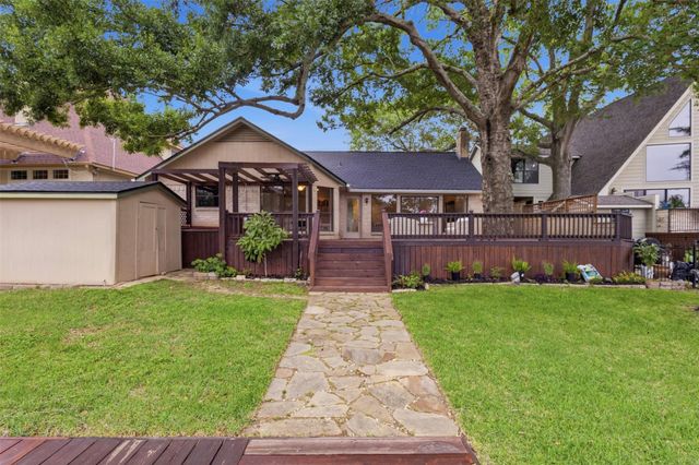 5046 Pleasure Lake Drive, Willis, TX 77318