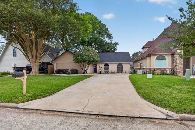 5046 Pleasure Lake Drive, Willis, TX 77318