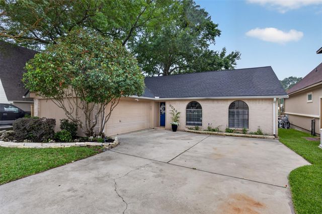 5046 Pleasure Lake Drive, Willis, TX 77318