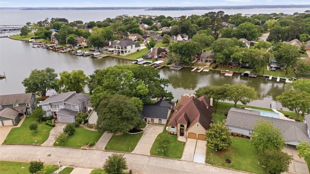 5046 Pleasure Lake Drive, Willis, TX 77318