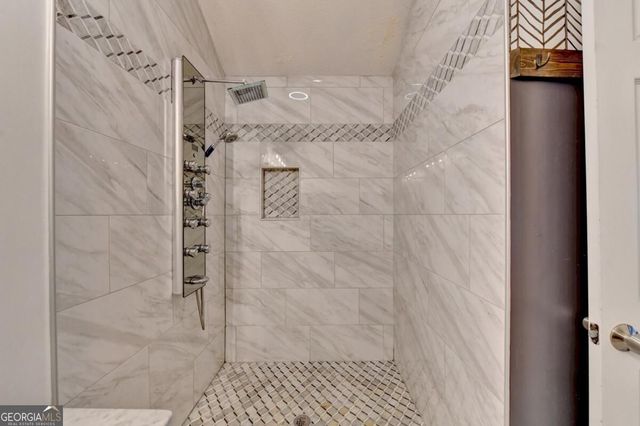 10525 Willow Meadow Circle, Johns Creek, GA 30022