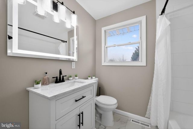 138 COUNTRY CLUB RD, Pine Hill, NJ 08021