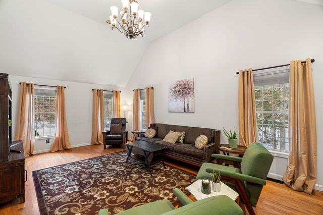 23 Camp Lee Road, Epping, NH 03042