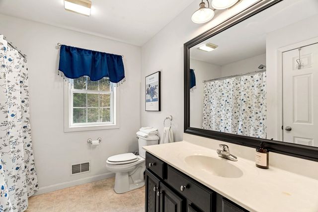 23 Camp Lee Road, Epping, NH 03042