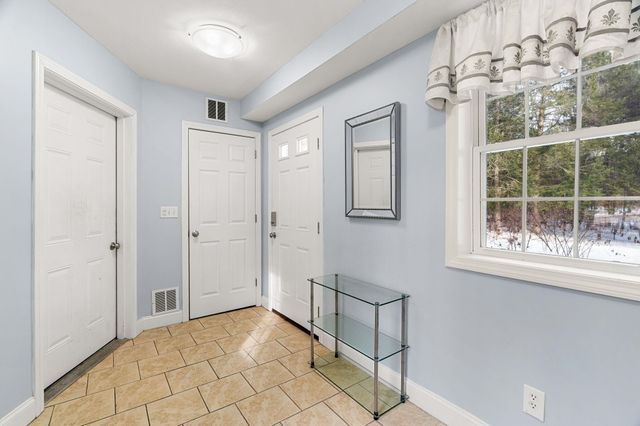 23 Camp Lee Road, Epping, NH 03042