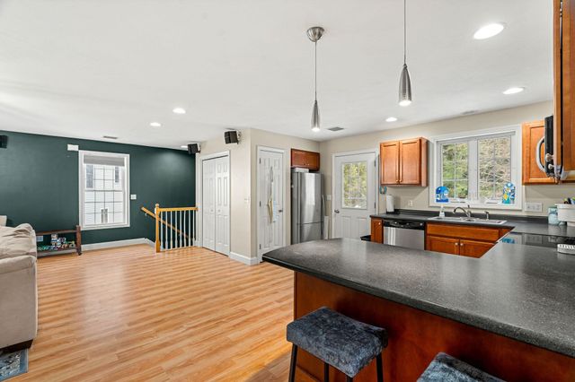 23 Camp Lee Road, Epping, NH 03042